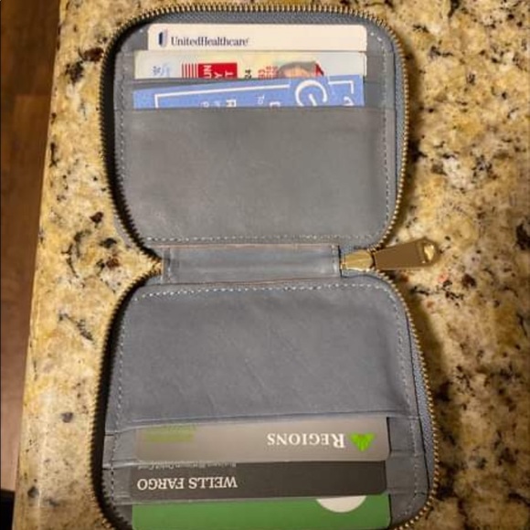 Brahmin Travel Wallet Zip Around - Picture 3 of 3